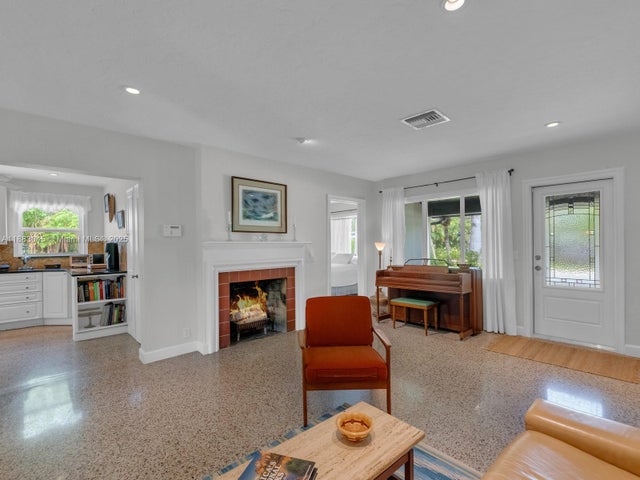 5 of 47 - 230 Beverly Rd, West Palm Beach, FL
