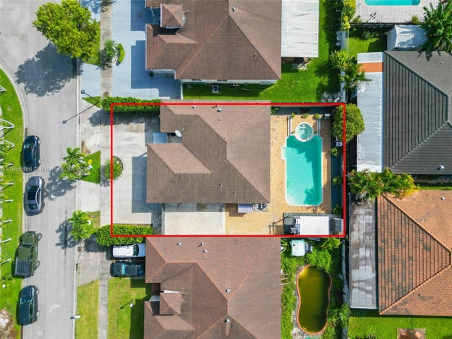 5 of 33 - 18088 Sw 137th Path, Miami, FL