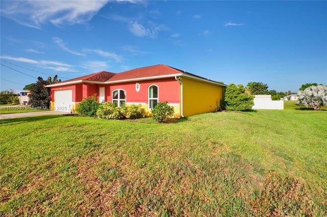 3 of 42 - 820 Unger, Fort Myers, FL