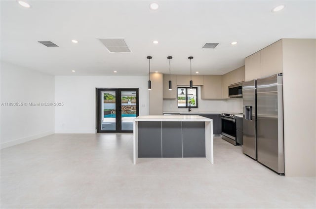 5 of 46 - 9230 Sw 183rd Ter, Palmetto Bay, FL