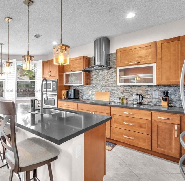 4 of 8 - 399 Nw 154th Ave, Pembroke Pines, FL
