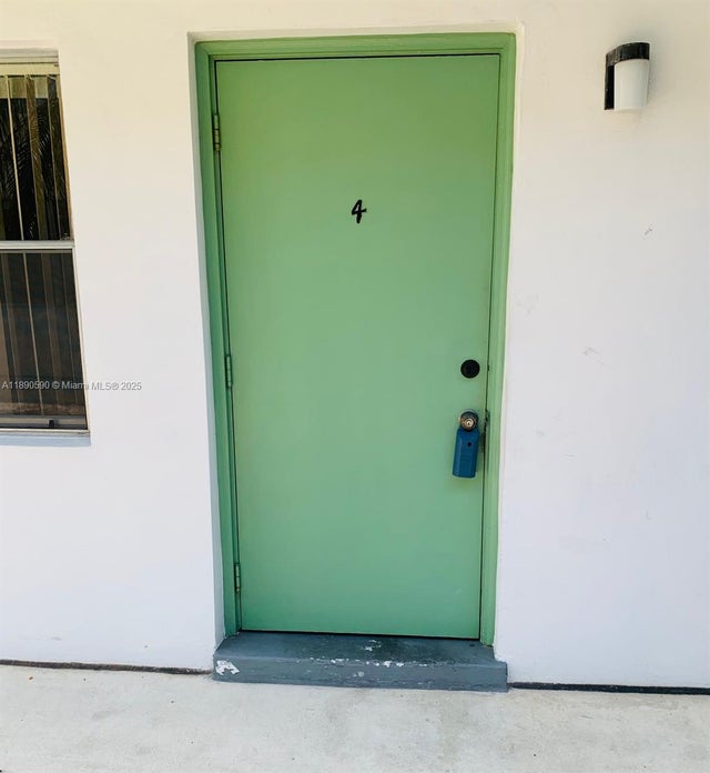 4 of 15 - 1824 Monroe St 4, Hollywood, FL