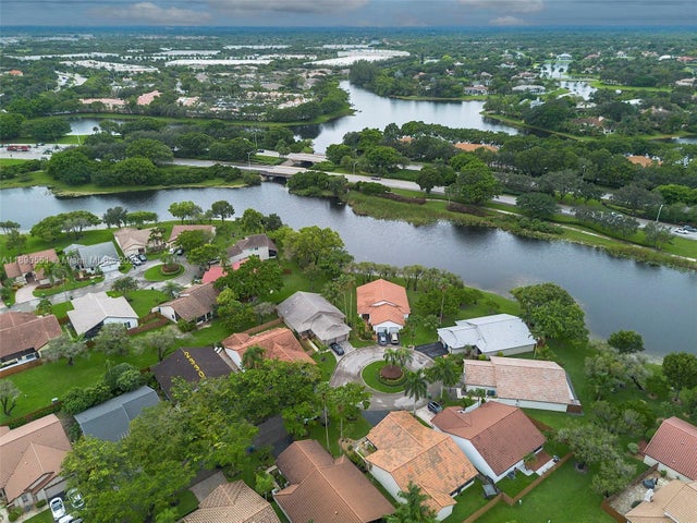 3 of 46 - 2330 Dover, Weston, FL