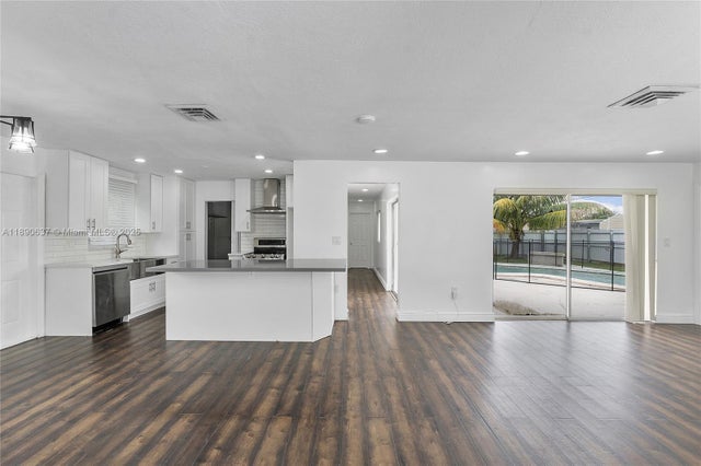 5 of 41 - 2261 Utopia Dr, Miramar, FL