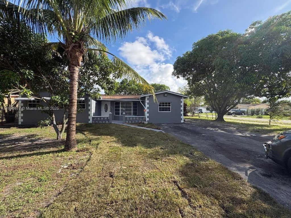 4530 Nw 23rd St, Lauderhill