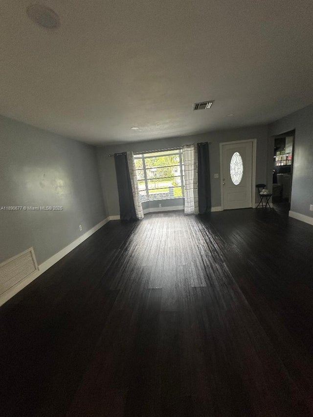 2 of 10 - 4530 Nw 23rd St, Lauderhill, FL