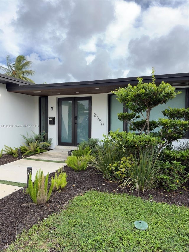 1 of 24 - 2350 Ne 194th St, Miami, FL