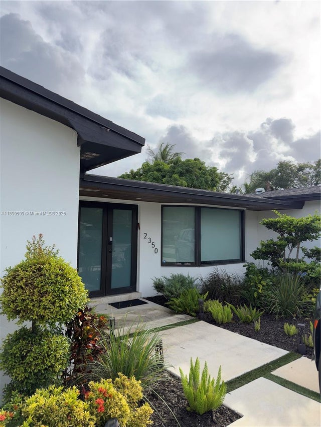 2 of 24 - 2350 Ne 194th St, Miami, FL