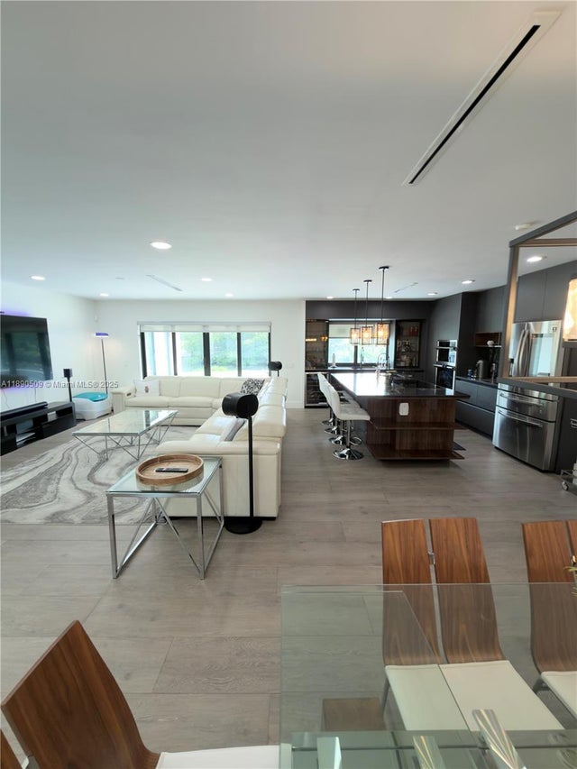 4 of 24 - 2350 Ne 194th St, Miami, FL