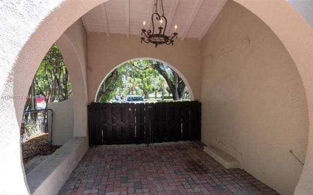 4 of 41 - 3050 Alton Rd, Miami Beach, FL