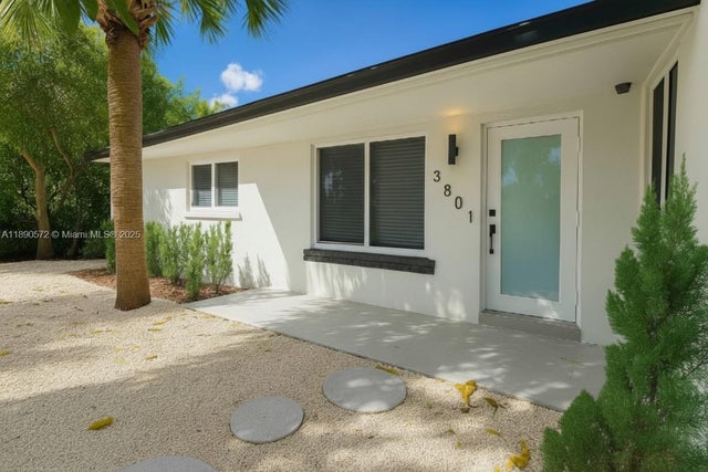4 of 48 - 3801 Ne 16th Ter, Oakland Park, FL