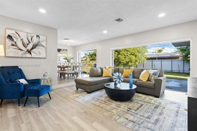 2 of 15 - 1465 Nw 181st St, Miami Gardens, FL