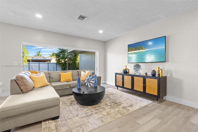 3 of 15 - 1465 Nw 181st St, Miami Gardens, FL