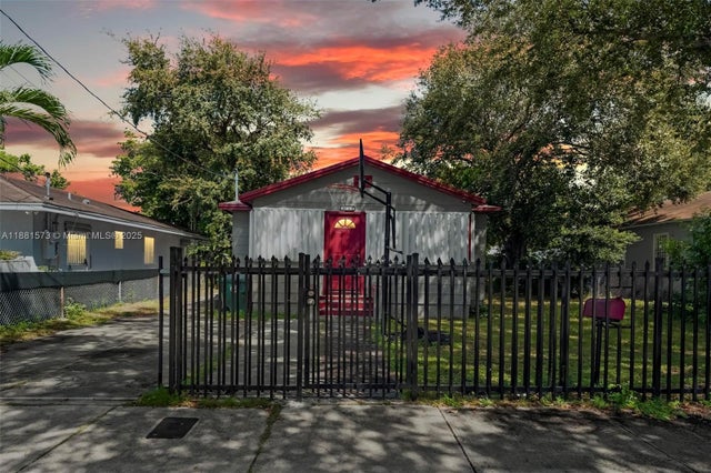 1369 Nw 68th Ter, Miami