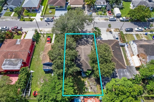 2 of 13 - 1369 Nw 68th Ter, Miami, FL