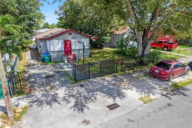 5 of 13 - 1369 Nw 68th Ter, Miami, FL