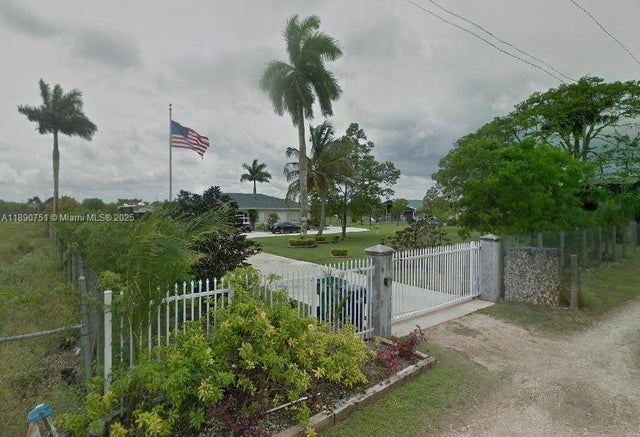 1 of 32 - 18760 Sw 238th St, Homestead, FL