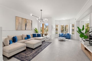 Photo of Listing #A11889829