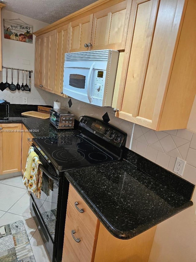4 of 26 - 413 Greenbrier C 413, West Palm Beach, FL