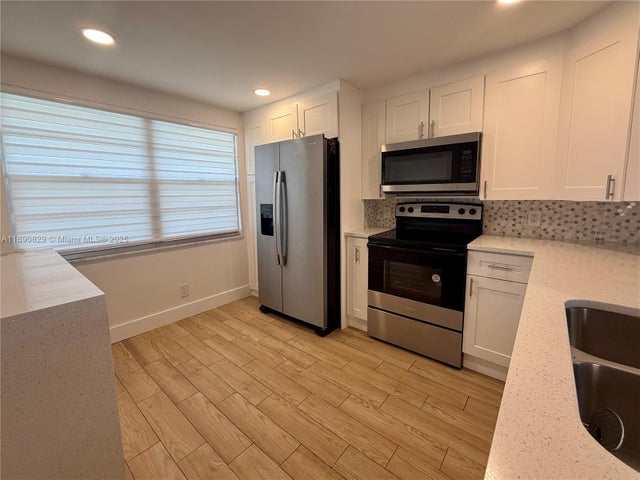 4 of 24 - 4301 Martinique Cir E4, Coconut Creek, FL