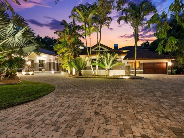4 of 90 - 2941 Paddock Ln, Weston, FL