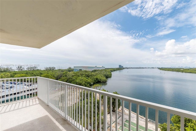 1 of 34 - 300 Bayview Dr 716, Sunny Isles Beach, FL