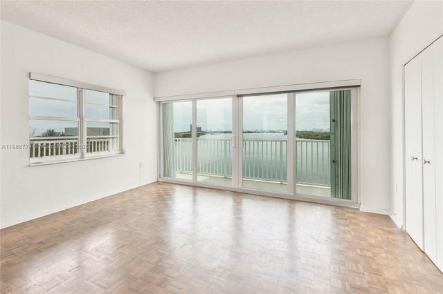 4 of 34 - 300 Bayview Dr 716, Sunny Isles Beach, FL