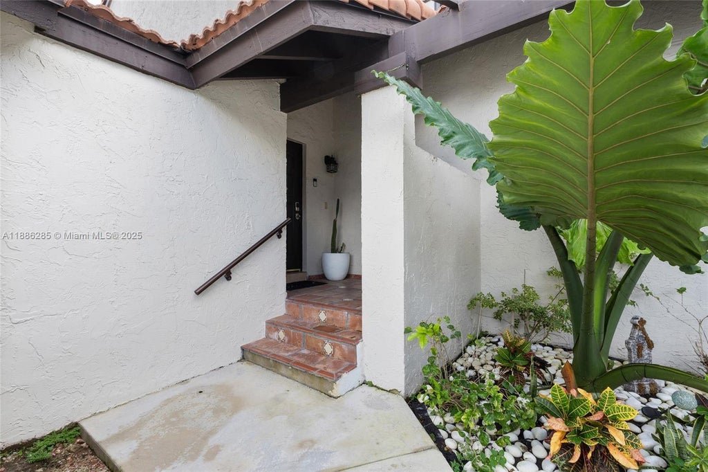 4853 Sw 152nd Ct B-39, Miami