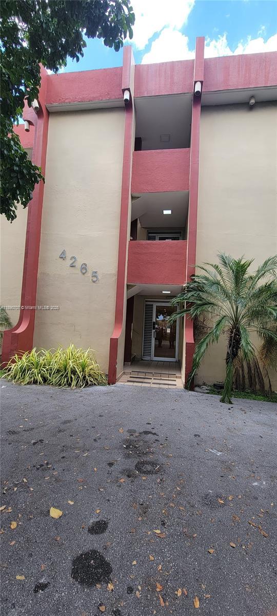 1 of 23 - 4265 Nw South Tamiami Canal Dr 1-211, Miami, FL
