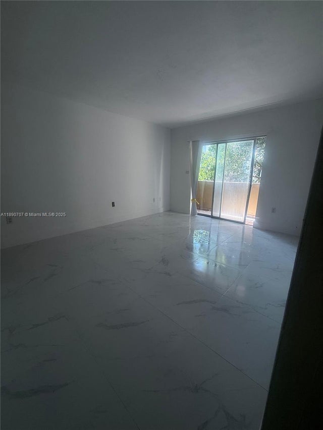5 of 23 - 4265 Nw South Tamiami Canal Dr 1-211, Miami, FL
