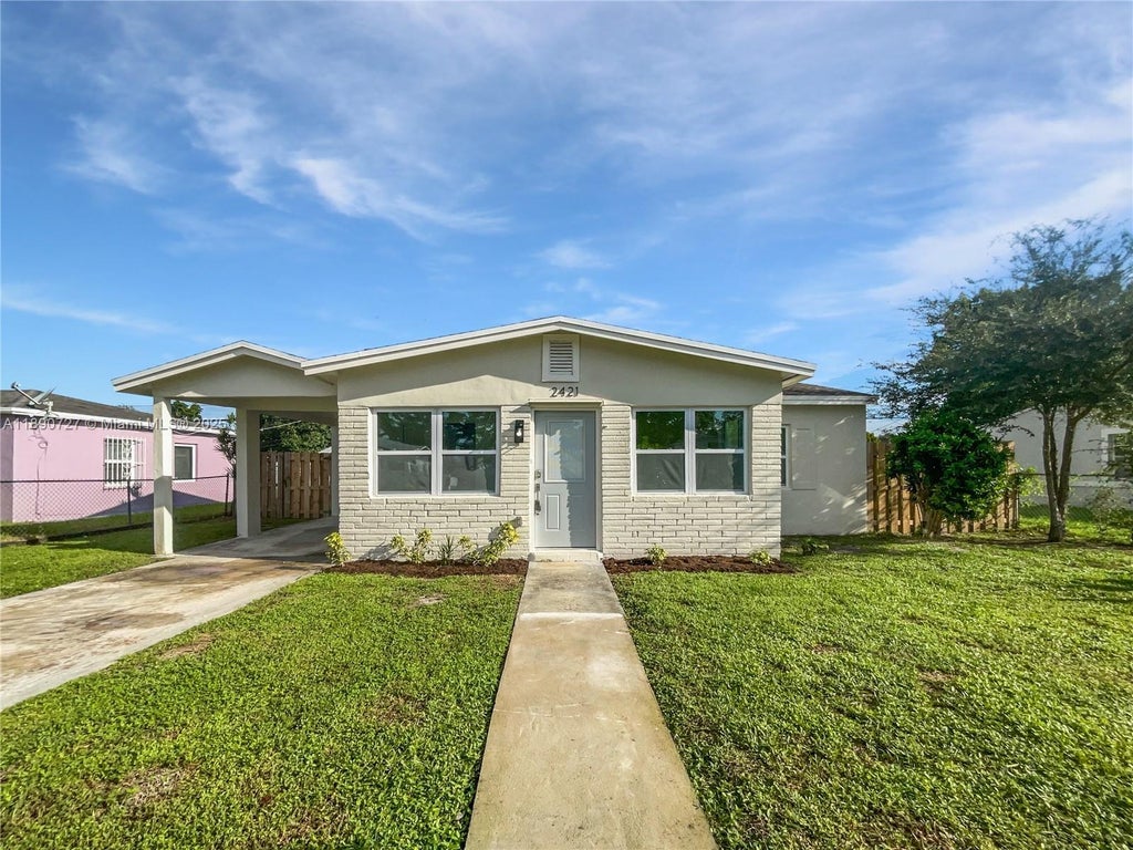 2421 Nw 152nd St, Opa Locka