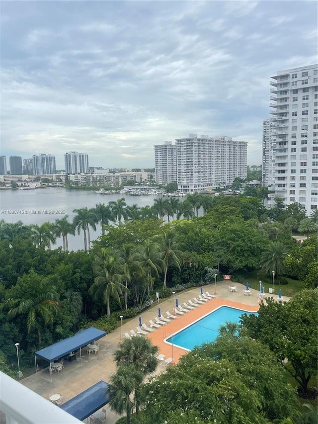 2 of 35 - 2851 Ne 183rd St 906e, Aventura, FL