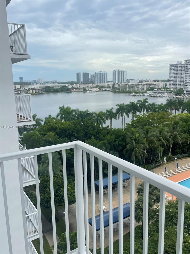 3 of 35 - 2851 Ne 183rd St 906e, Aventura, FL
