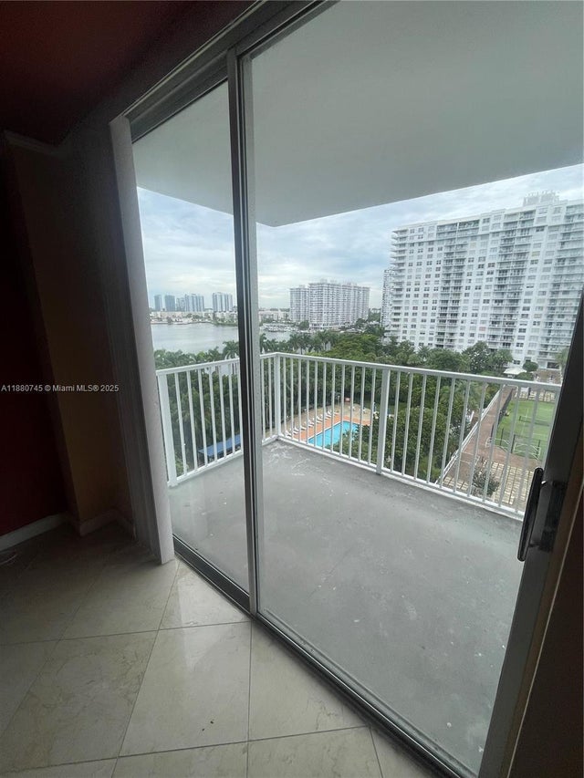 4 of 35 - 2851 Ne 183rd St 906e, Aventura, FL