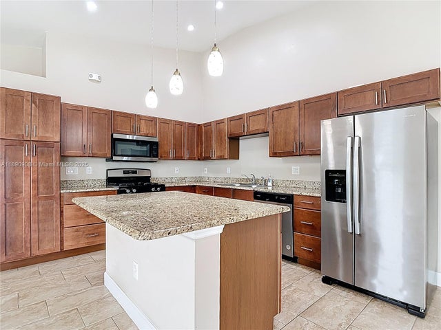 3 of 35 - 177 Village Circle, Other, FL