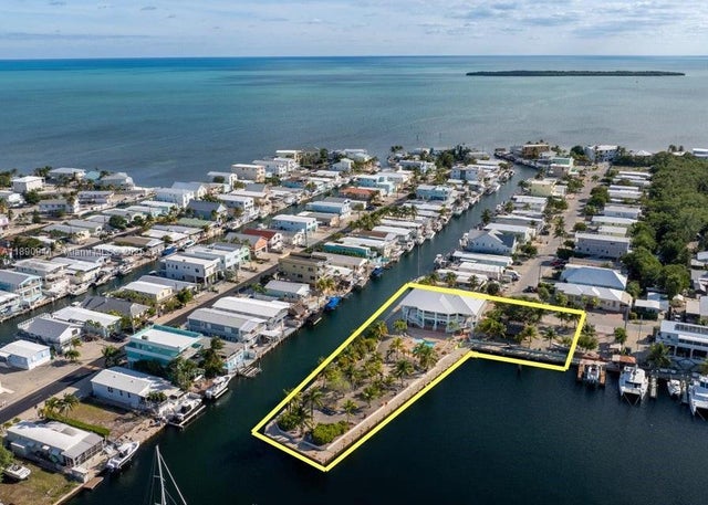 3 of 56 - 301 Oleander Dr, Tavernier, FL