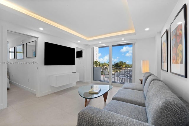2 of 27 - 345 Ocean Dr 326, Miami Beach, FL