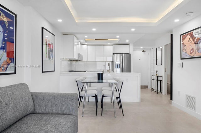4 of 27 - 345 Ocean Dr 326, Miami Beach, FL