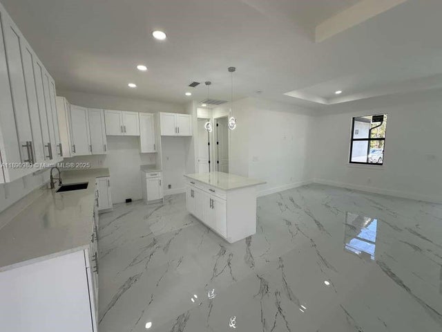 4 of 17 - 1043 Eisenhower Blvd, Lehigh Acres, FL