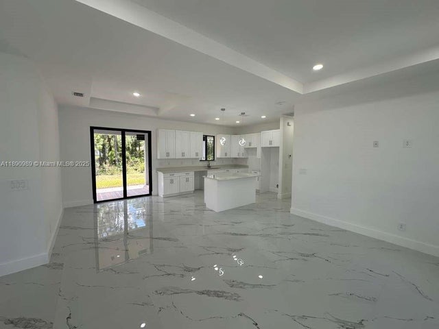 5 of 17 - 1043 Eisenhower Blvd, Lehigh Acres, FL