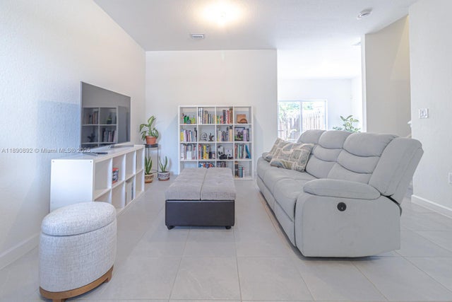 5 of 27 - 12509 Nw 23rd Pl, Miami, FL