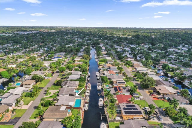 3 of 29 - 2624 Nassau Ln, Fort Lauderdale, FL