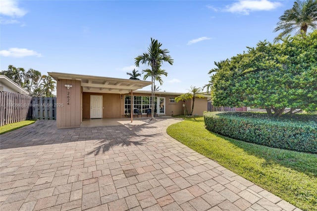 4 of 29 - 2624 Nassau Ln, Fort Lauderdale, FL