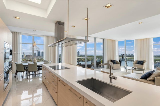 4 of 38 - 17301 Biscayne Blvd Ph-7, North Miami Beach, FL