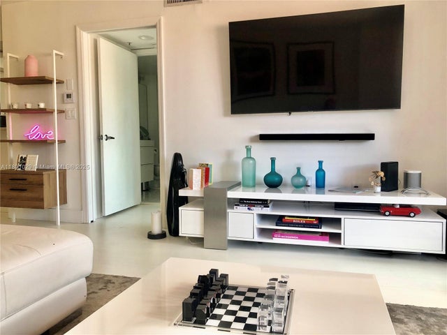 1 of 11 - 90 Alton Rd 307, Miami Beach, FL