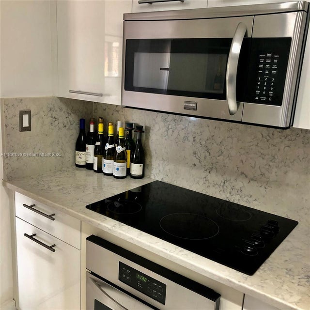 3 of 11 - 90 Alton Rd 307, Miami Beach, FL