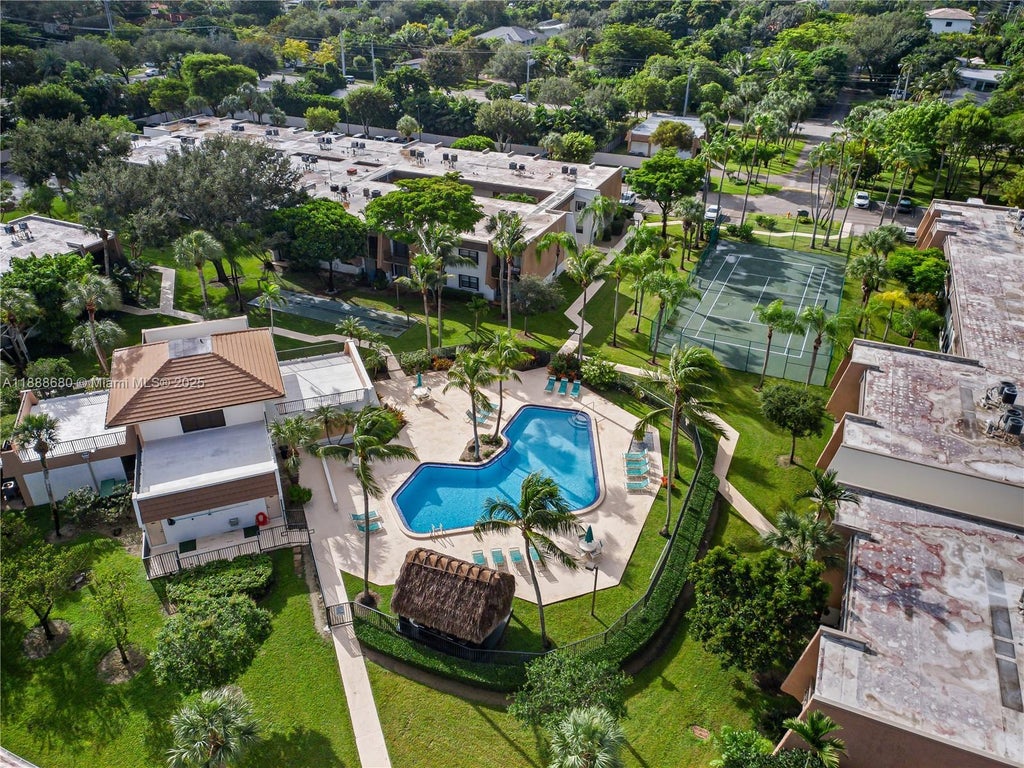 8277 Sw 128th St 108, Pinecrest