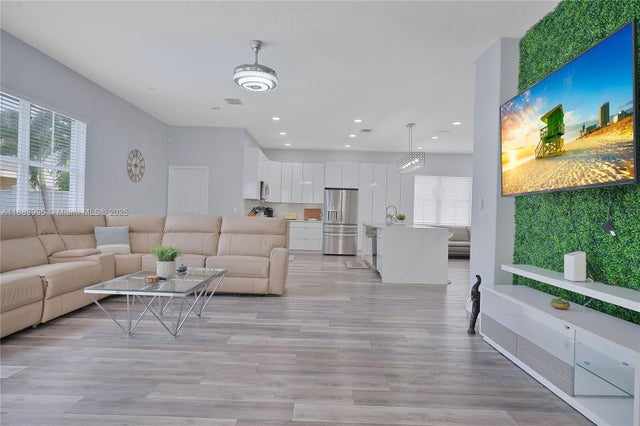 3 of 45 - 17933 Nw 87th Pl, Hialeah, FL