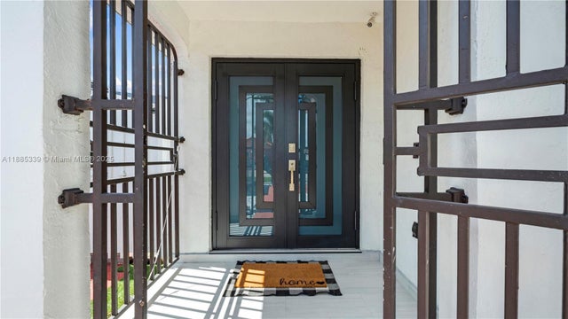 5 of 41 - 7250 W 30th Ave, Hialeah, FL