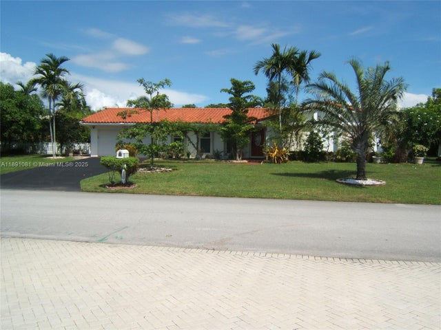 2 of 33 - 9081 Sw 140th St, Miami, FL